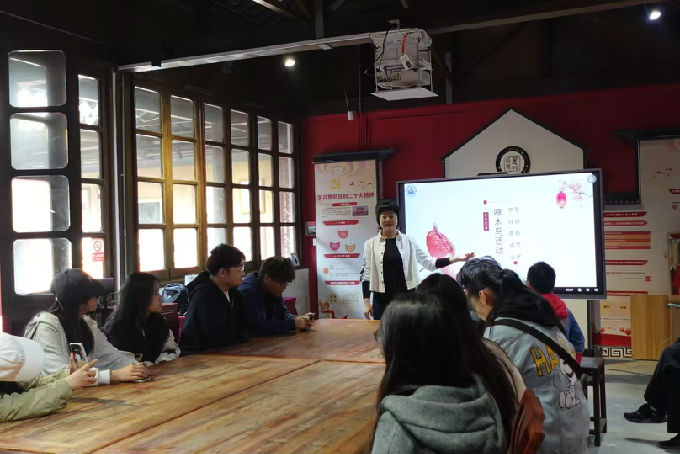 3 阮老师进行活动动员、集中安全教育.jpg